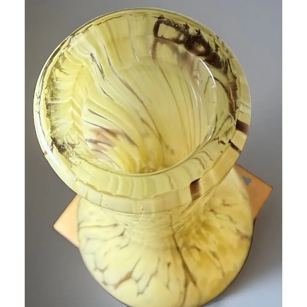 Hand Blown Studio Art Glass 16” Ivory Pulled Feather Bottle Vase Unsigned